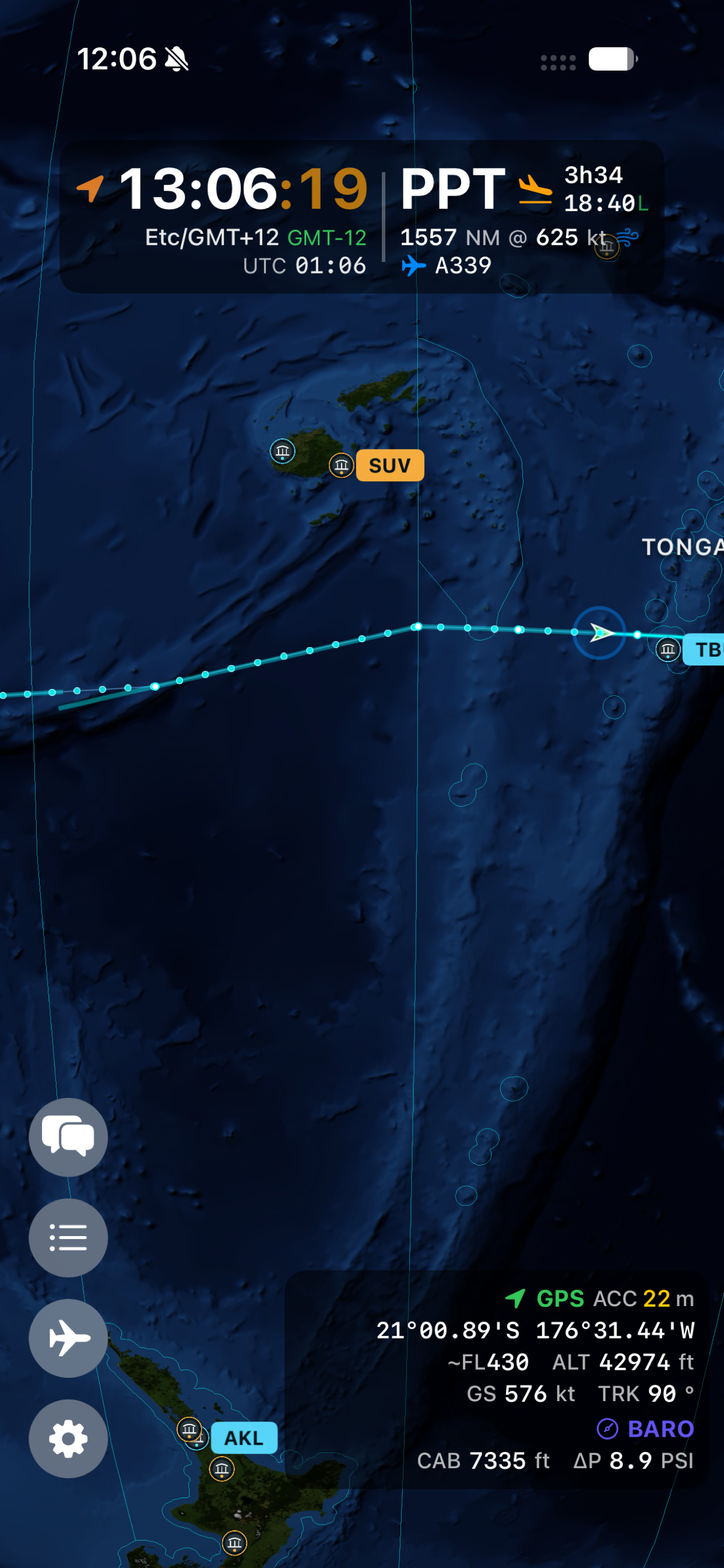 Off 2 live flight tracking on the 3D globe on iPhone